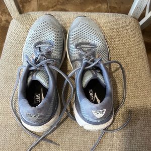 Size 10 light blue Brooks athletic shoes